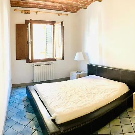 Presto Apartment Santo Spirito Oltrarno Florence